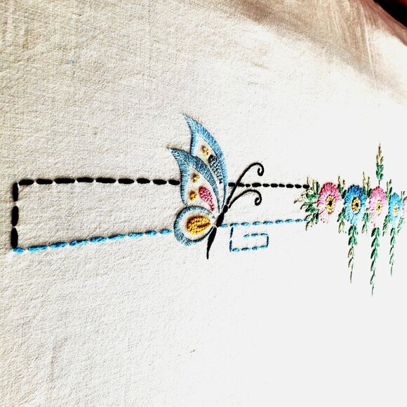 Antique Embroidered Ecru Bedspread 1923 Bucilla Double Bed Flowers Butterflies - Picture 14 of 16